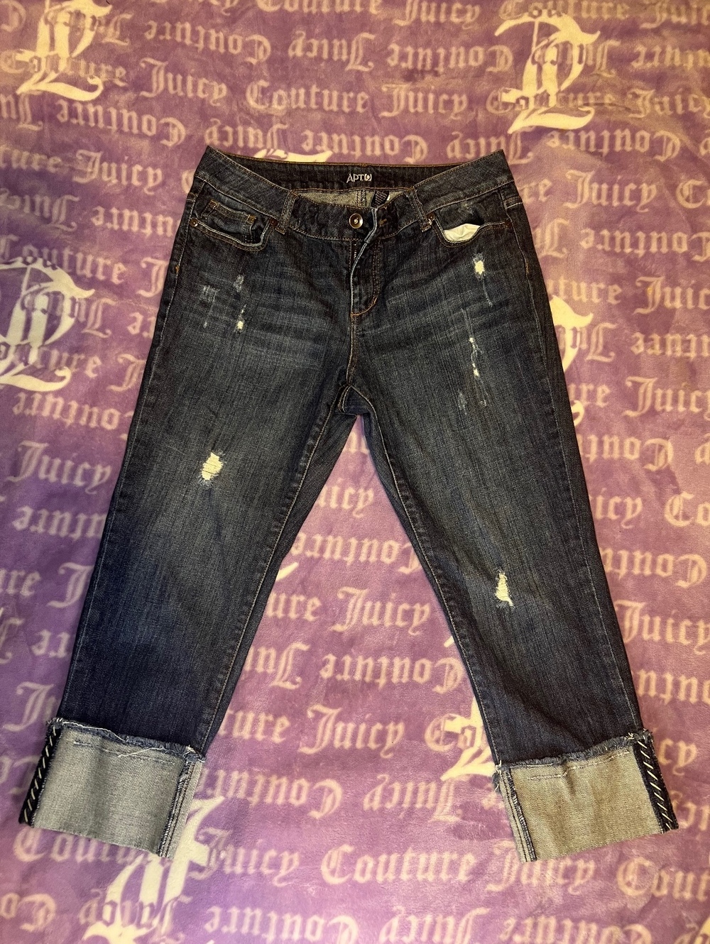 APT. 9 Distressed Cuffed Capri Jeans Size 10